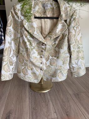 Caslon Cream Jacket with Sage Floral Brocade
